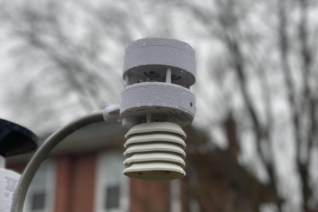 https://theweatherstationexperts.com/wp-content/uploads/2021/02/WS-5000-sonic-anemometer-1024x683.jpg