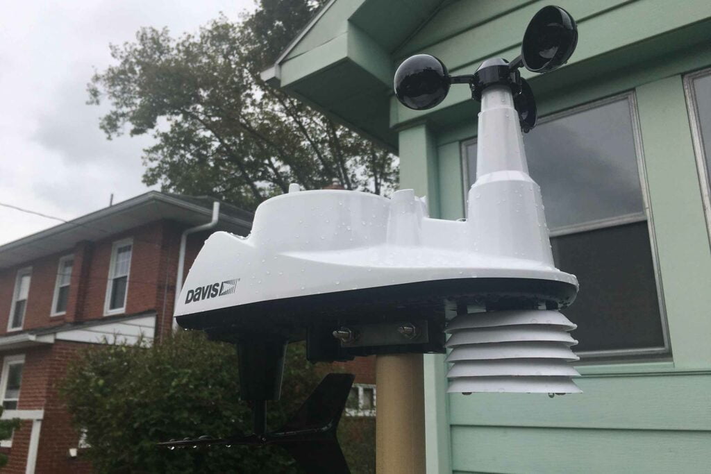 Davis Vantage Vue home weather station