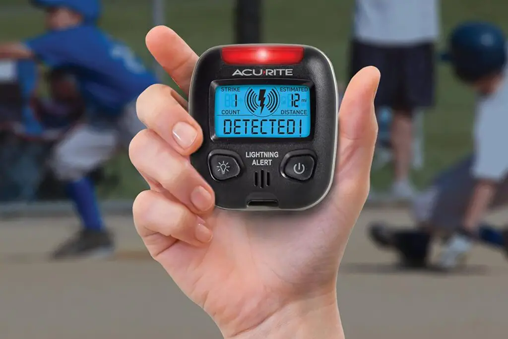 acurite 02020 portable lightning detector