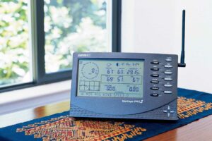 Consola Vantage Pro2 sobre mesa - ofertas de estaciones meteorológicas