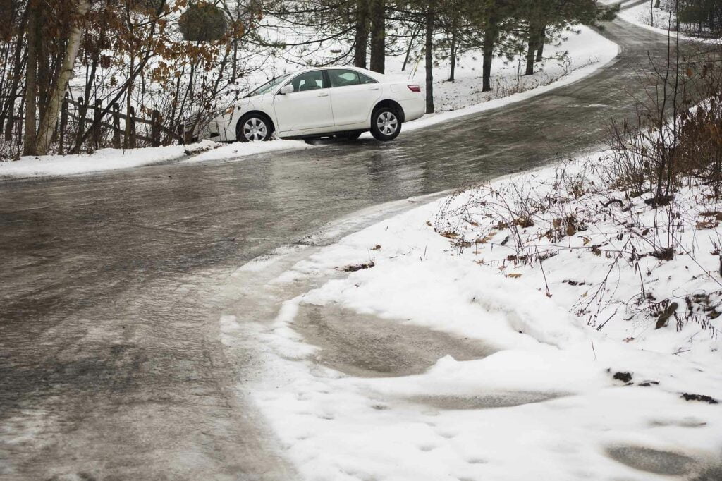 tormenta de hielo accidente de coche