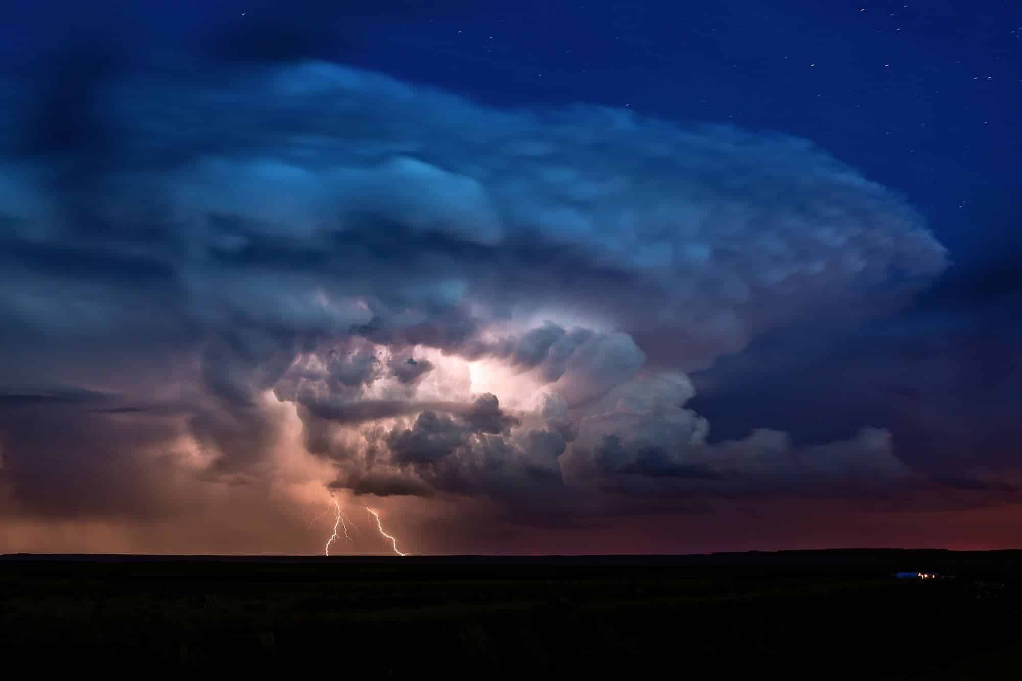 The Difference Between Isolated and Scattered Thunderstorms