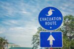 cartello del percorso di evacuazione per la stagione degli uragani