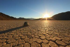 Imagen del Valle de la Muerte. Se cuestiona la exactitud del récord de temperatura del Valle de la Muerte.