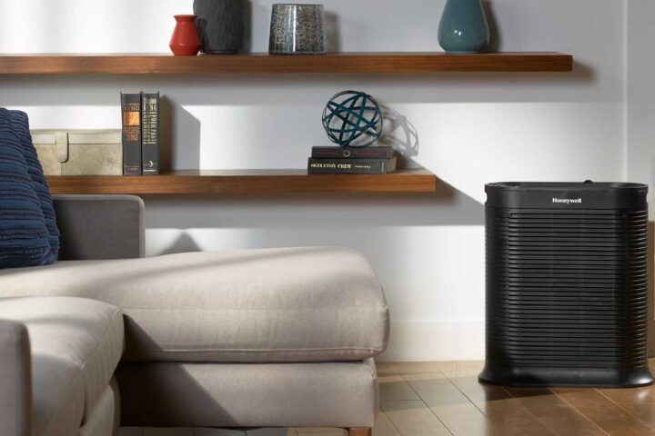 best air purifier for odors, picture of the Honeywell HPA300 air purifier.