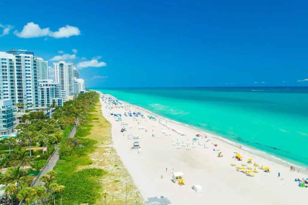 Blick auf den Strand von Miami in Florida, dem wärmsten Bundesstaat der USA